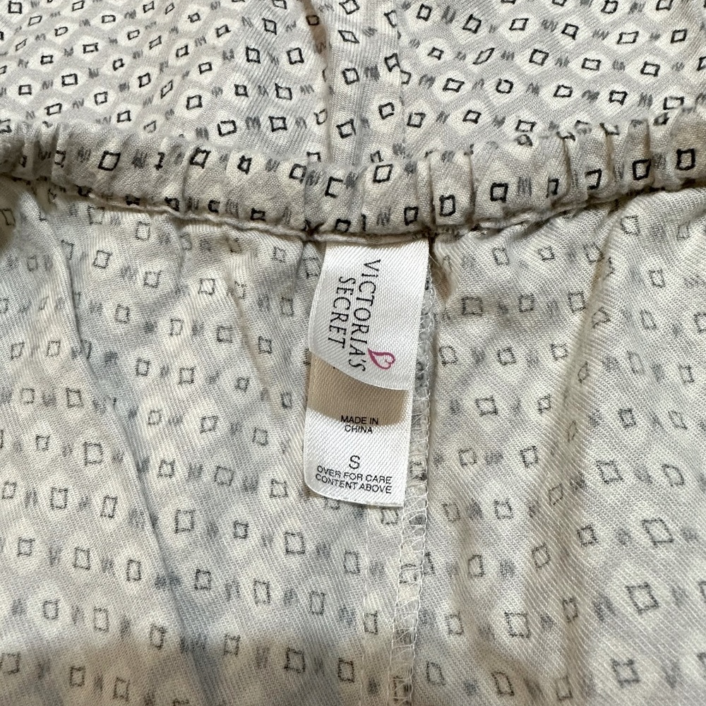 Victoria Secret Boxers - Picture 3 of 5